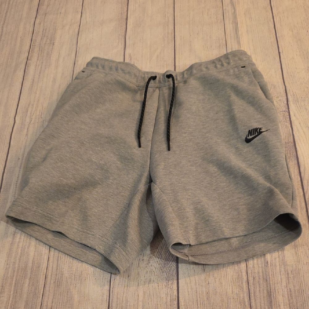 Nike Men's Gray Shorts